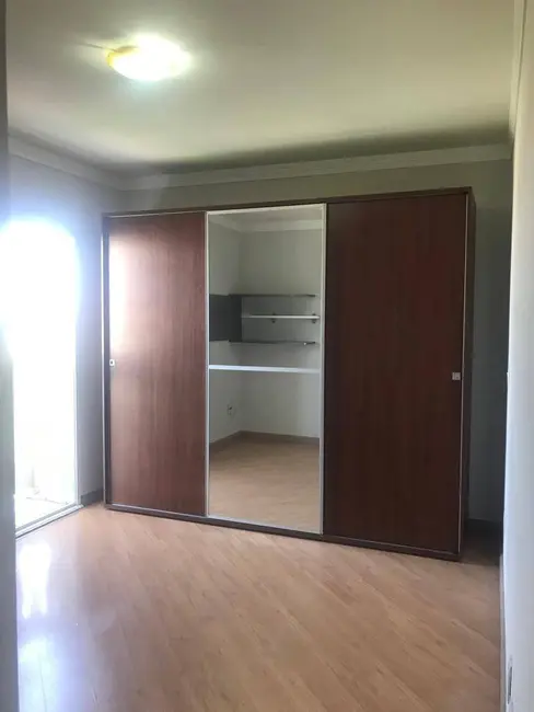 Apartamento com 3 quartos para alugar, 99m2 em Sao Jose Dos Campos - SP - imagem 4 Foto 4 de Apartamento com 3 quartos para alugar, 99m2 em Sao Jose Dos Campos - SP