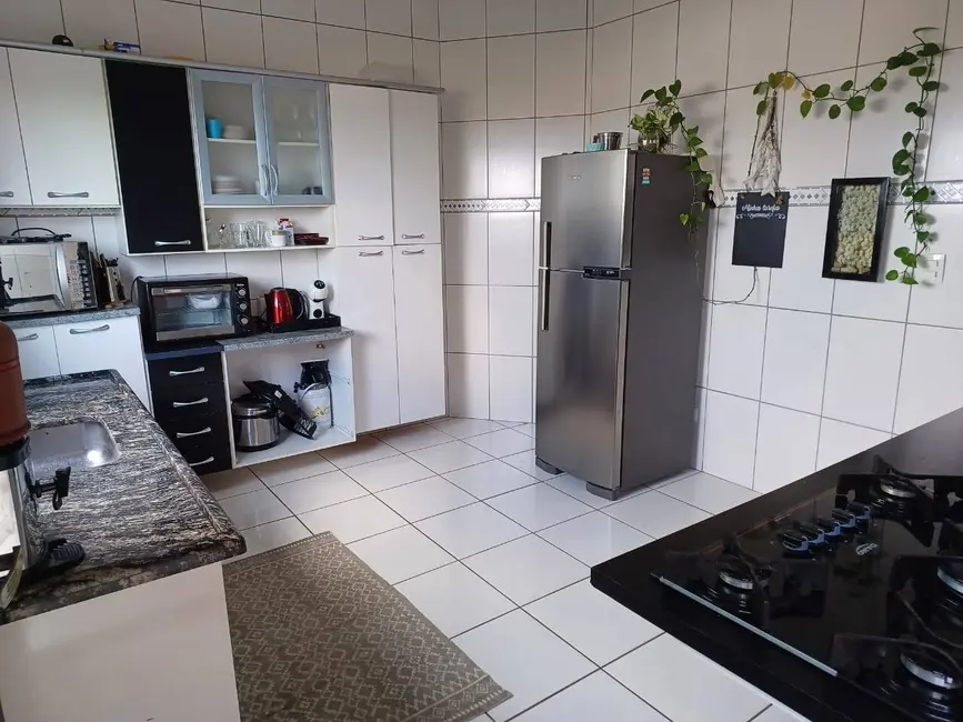 Foto 6 de Casa com 3 quartos à venda, 250m2 em Jardim Terras de São João, Jacarei - SP