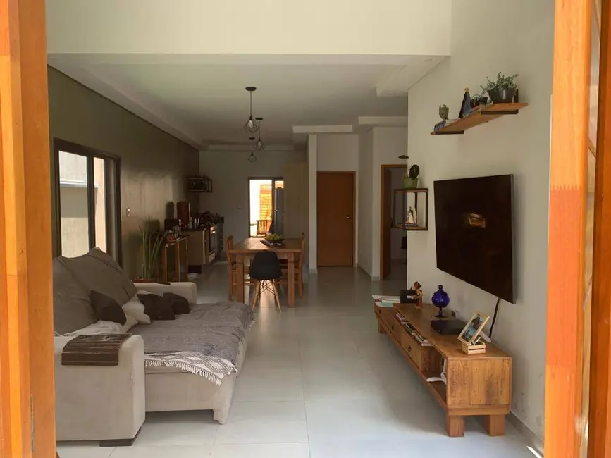 Foto 3 de Casa com 3 quartos à venda, 250m2 em Loteamento Villa Branca, Jacarei - SP