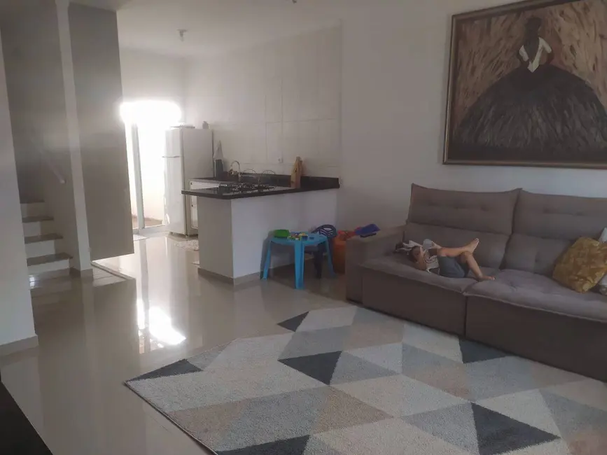 Casa de Condomínio com 2 quartos à venda, 140m2 em Sao Jose Dos Campos - SP - imagem 2 Foto 2 de Casa de Condomínio com 2 quartos à venda, 140m2 em Sao Jose Dos Campos - SP