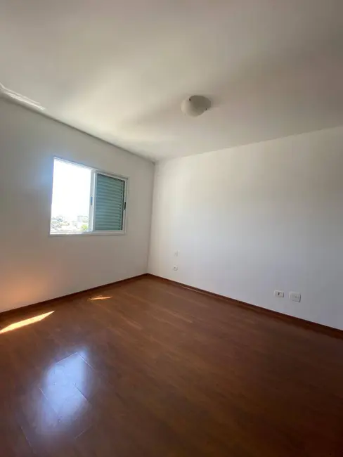 Apartamento com 3 quartos para alugar, 110m2 em Sao Jose Dos Campos - SP - imagem 9 Foto 9 de Apartamento com 3 quartos para alugar, 110m2 em Sao Jose Dos Campos - SP