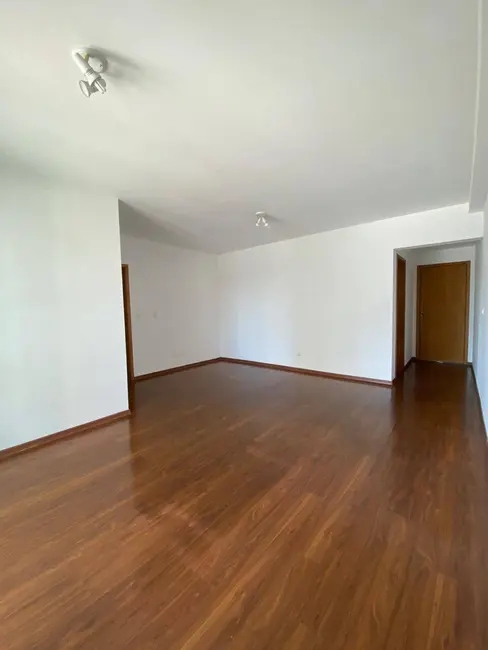 Apartamento com 3 quartos para alugar, 110m2 em Sao Jose Dos Campos - SP - imagem 8 Foto 8 de Apartamento com 3 quartos para alugar, 110m2 em Sao Jose Dos Campos - SP