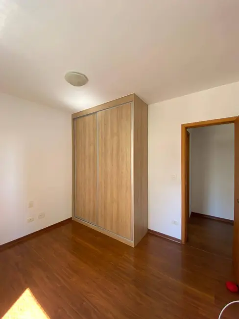 Apartamento com 3 quartos para alugar, 110m2 em Sao Jose Dos Campos - SP - imagem 4 Foto 4 de Apartamento com 3 quartos para alugar, 110m2 em Sao Jose Dos Campos - SP