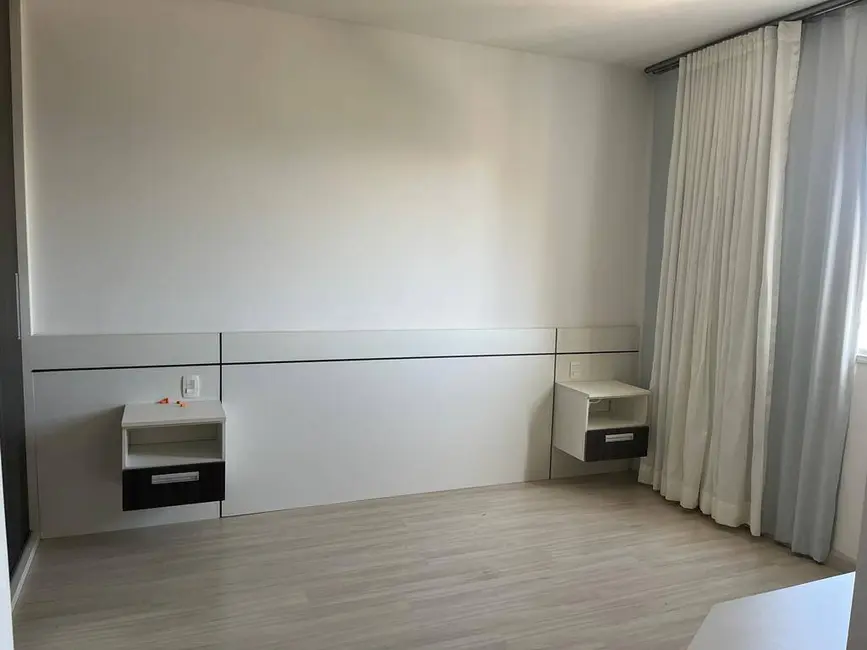 Apartamento com 3 quartos para alugar, 110m2 em Sao Jose Dos Campos - SP - imagem 8 Foto 8 de Apartamento com 3 quartos para alugar, 110m2 em Sao Jose Dos Campos - SP
