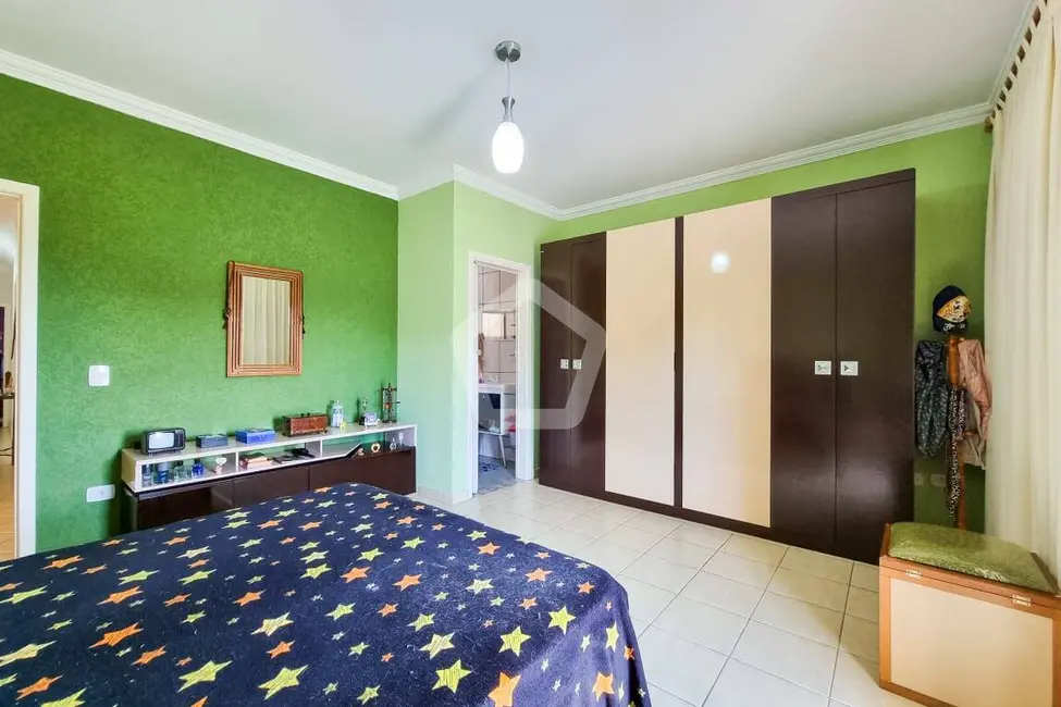 Foto 3 de Casa com 4 quartos à venda em Sao Jose Dos Campos - SP