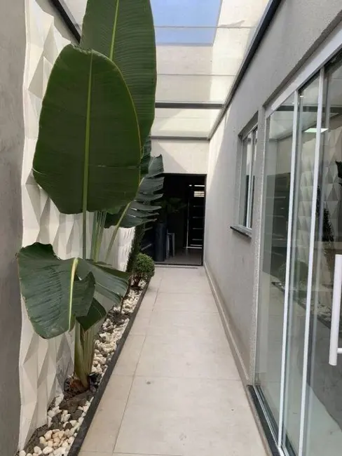 Casa com 3 quartos à venda em Sao Jose Dos Campos - SP - imagem 4 Foto 4 de Casa com 3 quartos à venda em Sao Jose Dos Campos - SP