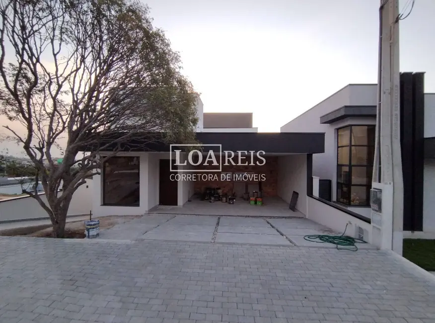 Foto 1 de Casa de Condomínio com 3 quartos à venda, 250m2 em Cacapava - SP