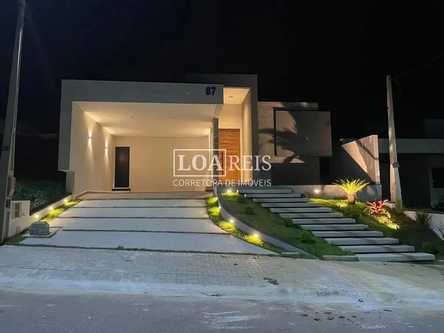 Foto 2 de Casa de Condomínio com 3 quartos à venda, 360m2 em Cacapava - SP