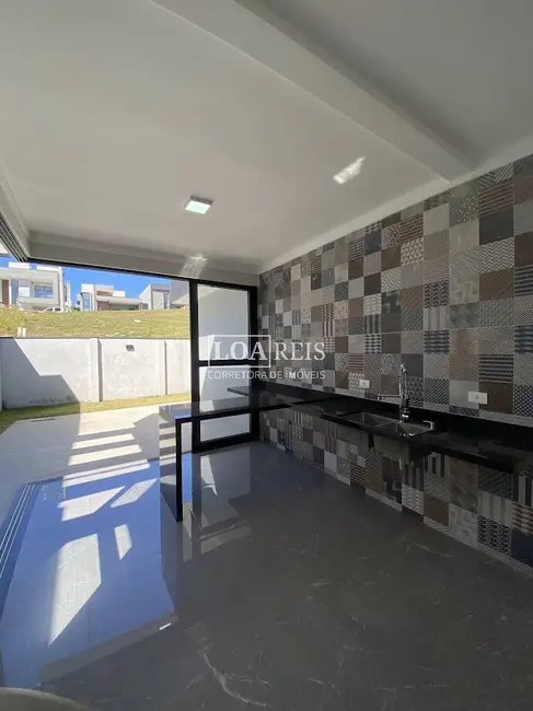 Foto 2 de Casa de Condomínio com 3 quartos à venda, 250m2 em Cacapava - SP