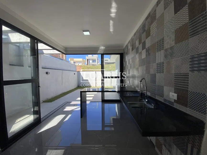 Foto 1 de Casa de Condomínio com 3 quartos à venda, 250m2 em Cacapava - SP