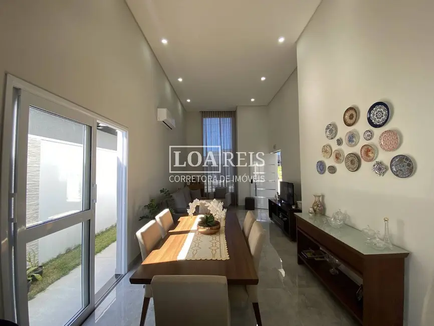 Foto 3 de Casa de Condomínio com 3 quartos à venda, 250m2 em Cacapava - SP