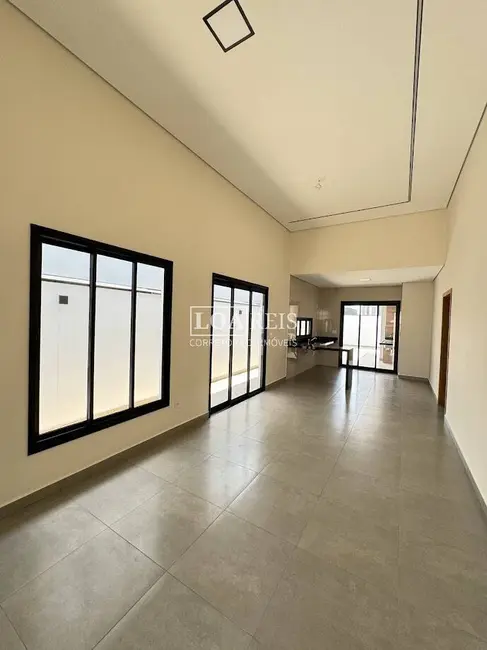 Foto 3 de Casa de Condomínio com 3 quartos à venda, 250m2 em Parque Residencial Maria Elmira, Cacapava - SP