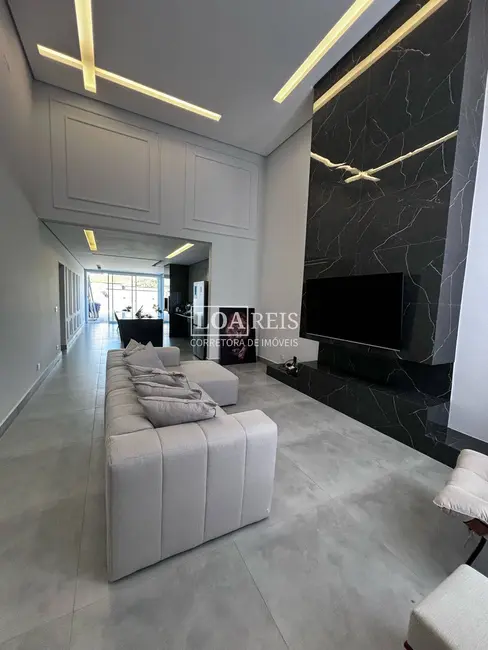 Foto 3 de Casa de Condomínio com 3 quartos à venda, 375m2 em Cacapava - SP