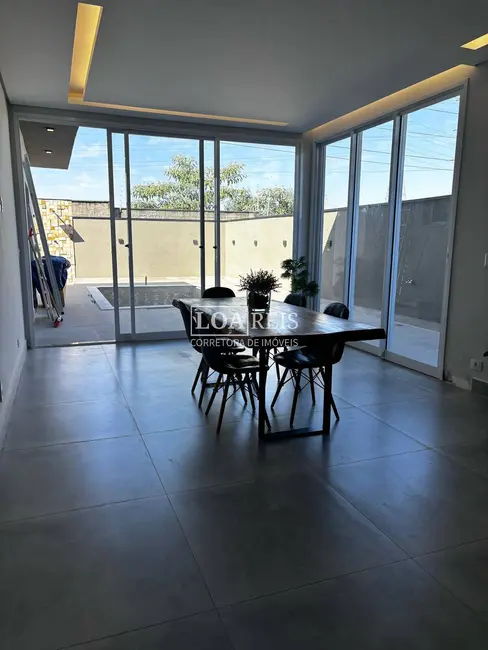 Foto 2 de Casa de Condomínio com 3 quartos à venda, 375m2 em Cacapava - SP