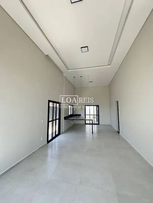 Foto 2 de Casa de Condomínio com 3 quartos à venda, 250m2 em Cacapava - SP