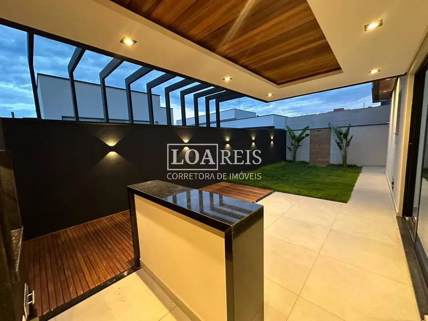 Foto 1 de Casa de Condomínio com 3 quartos à venda, 300m2 em Cacapava - SP
