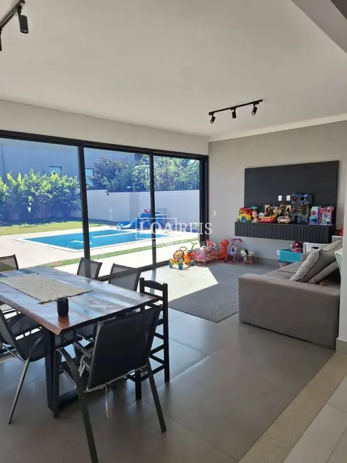 Foto 3 de Casa de Condomínio com 4 quartos à venda, 1000m2 em Condomínio Residencial Mirante do Vale, Jacarei - SP