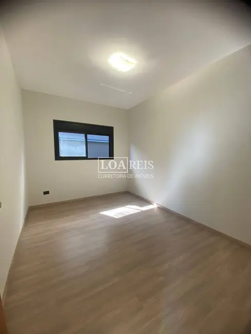 Foto 5 de Casa de Condomínio com 3 quartos à venda, 250m2 em Sao Jose Dos Campos - SP
