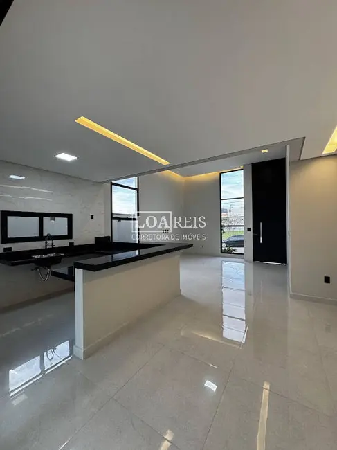 Foto 3 de Casa de Condomínio com 3 quartos à venda, 300m2 em Cacapava - SP