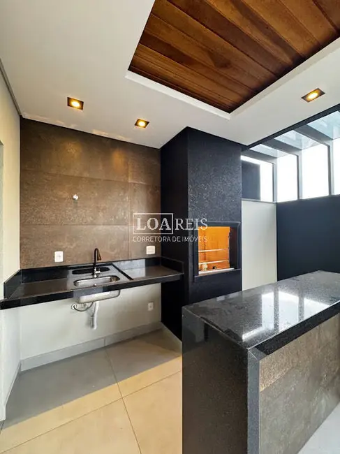 Foto 2 de Casa de Condomínio com 3 quartos à venda, 300m2 em Cacapava - SP