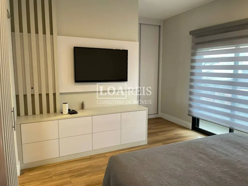 Foto 8 de Casa de Condomínio com 3 quartos à venda, 300m2 em Sao Jose Dos Campos - SP