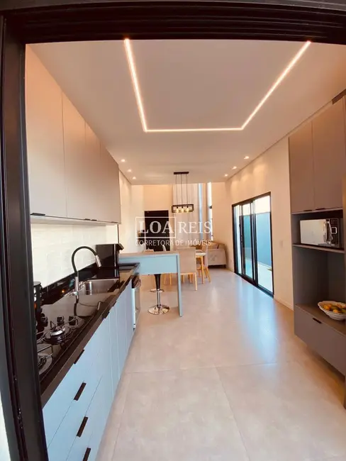 Foto 2 de Casa de Condomínio com 3 quartos à venda, 250m2 em Sao Jose Dos Campos - SP