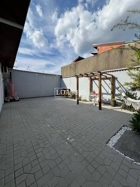 Foto 6 de Casa com 3 quartos à venda, 250m2 em Loteamento Villa Branca, Jacarei - SP