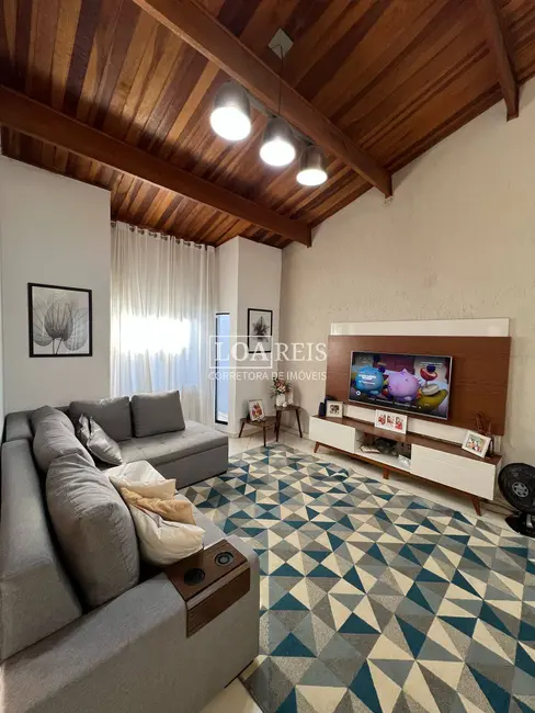 Foto 1 de Casa com 3 quartos à venda, 250m2 em Loteamento Villa Branca, Jacarei - SP