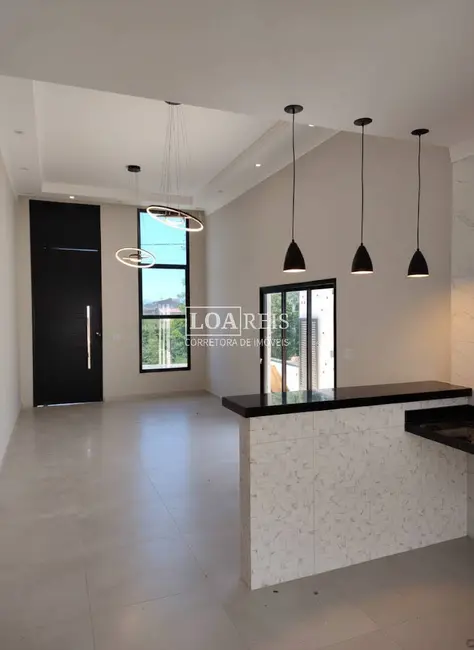 Foto 2 de Casa de Condomínio com 3 quartos à venda, 250m2 em Cacapava - SP