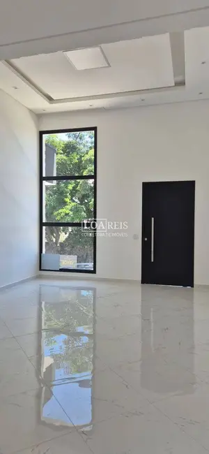 Foto 2 de Casa de Condomínio com 3 quartos à venda, 250m2 em Cacapava - SP