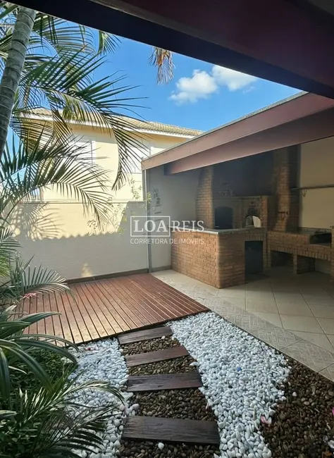 Foto 1 de Casa de Condomínio com 3 quartos para alugar, 140m2 em Loteamento Villa Branca, Jacarei - SP