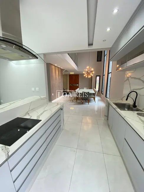 Foto 3 de Casa de Condomínio com 3 quartos à venda e para alugar, 257m2 em Condomínio Residencial Fogaça, Jacarei - SP