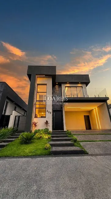 Foto 1 de Casa de Condomínio com 3 quartos à venda, 250m2 em Parque Residencial Maria Elmira, Cacapava - SP