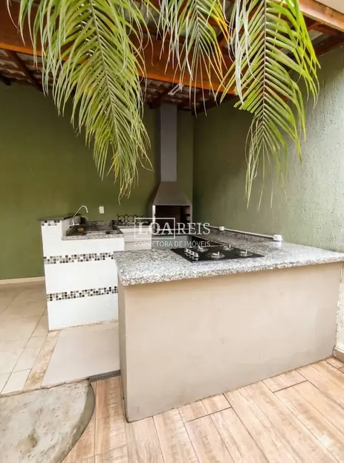 Casa de Condomínio com 3 quartos à venda, 140m2 em Jacarei - SP - imagem 3 Foto 3 de Casa de Condomínio com 3 quartos à venda, 140m2 em Jacarei - SP