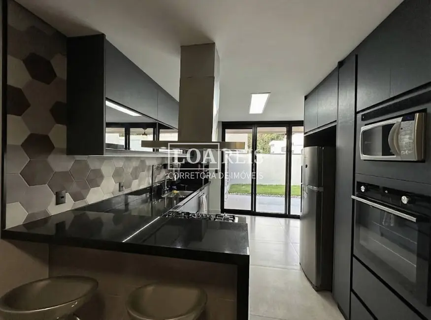 Foto 4 de Casa de Condomínio com 4 quartos à venda, 200m2 em Jacarei - SP