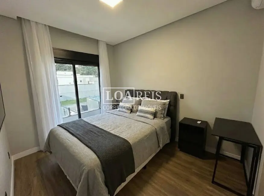 Foto 9 de Casa de Condomínio com 4 quartos à venda, 200m2 em Jacarei - SP