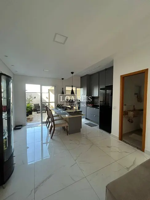 Casa de Condomínio com 3 quartos à venda, 146m2 em Sao Jose Dos Campos - SP - imagem 1 Foto 1 de Casa de Condomínio com 3 quartos à venda, 146m2 em Sao Jose Dos Campos - SP