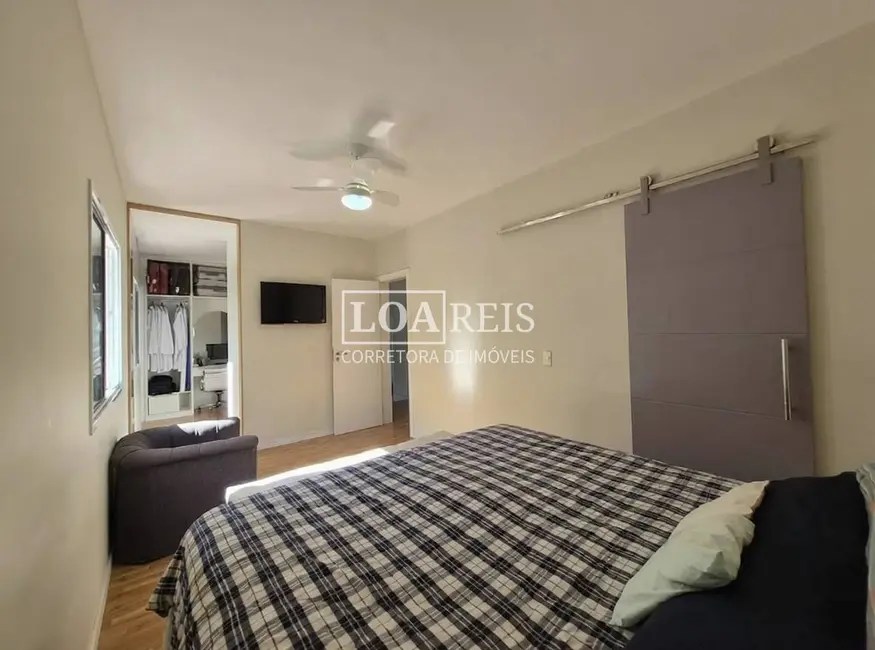 Casa de Condomínio com 3 quartos à venda, 350m2 em Sao Jose Dos Campos - SP - imagem 5 Foto 5 de Casa de Condomínio com 3 quartos à venda, 350m2 em Sao Jose Dos Campos - SP