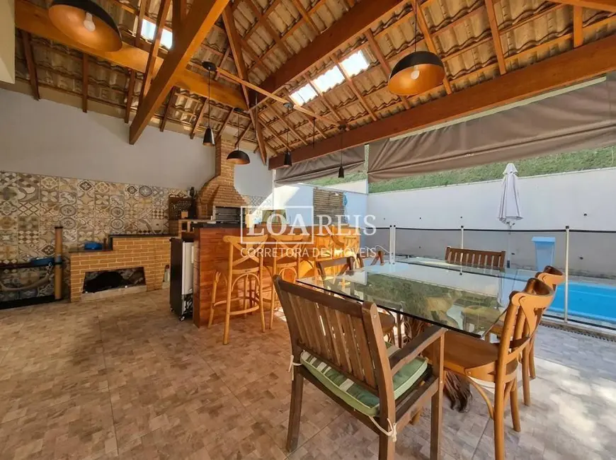 Casa de Condomínio com 3 quartos à venda, 350m2 em Sao Jose Dos Campos - SP - imagem 1 Foto 1 de Casa de Condomínio com 3 quartos à venda, 350m2 em Sao Jose Dos Campos - SP