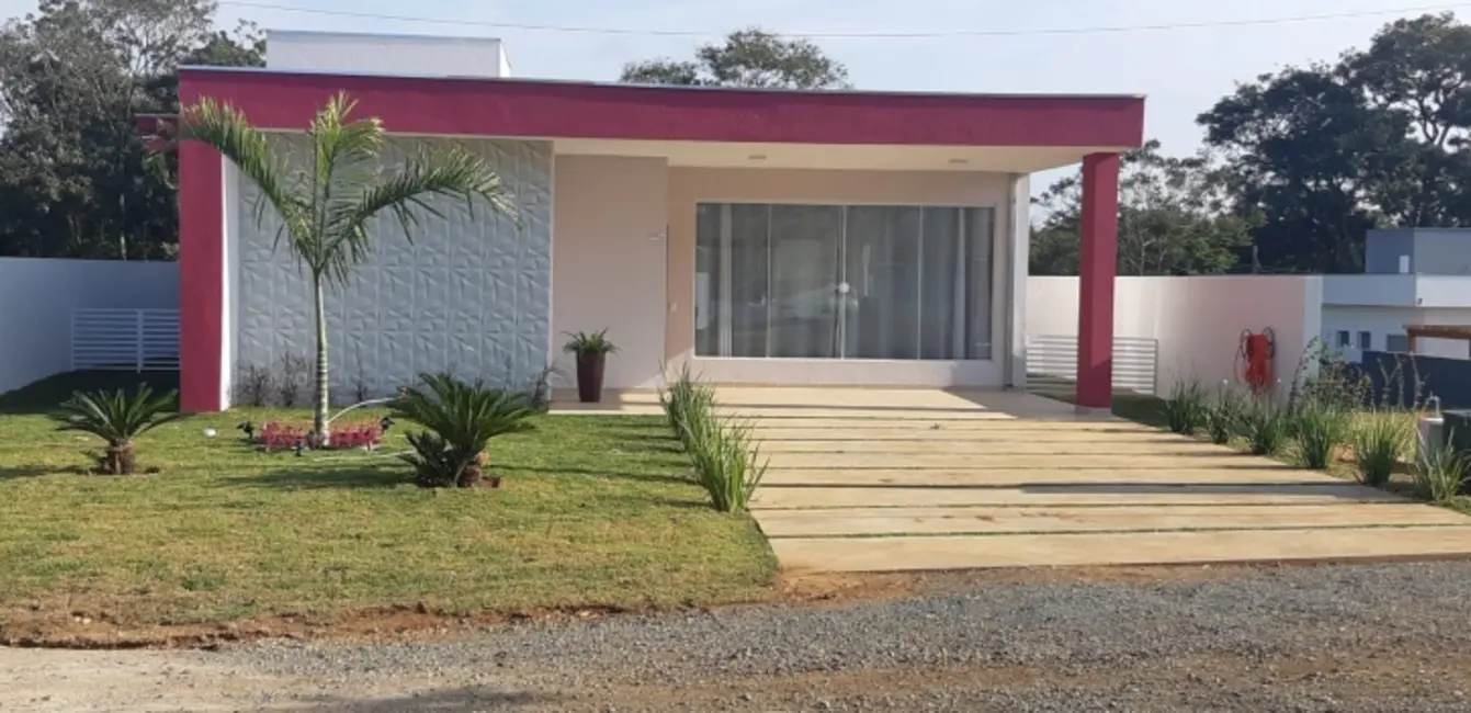 Foto 1 de Casa de Condomínio com 3 quartos à venda, 170m2 em Porangaba - SP
