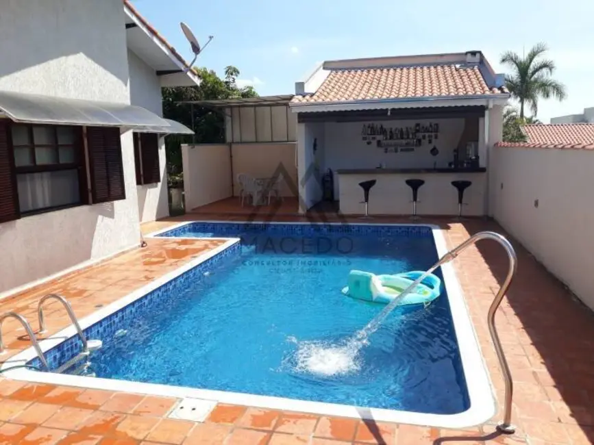 Casa de Condomínio com 3 quartos à venda, 900m2 em Porangaba - SP - imagem 2 Foto 2 de Casa de Condomínio com 3 quartos à venda, 900m2 em Porangaba - SP