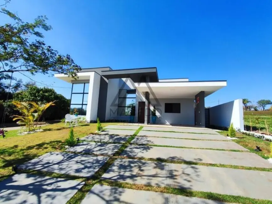 Foto 1 de Casa de Condomínio com 3 quartos à venda, 175m2 em Porangaba - SP