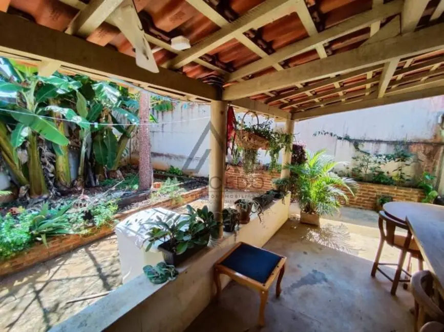 Foto 3 de Casa com 2 quartos à venda, 94m2 em Centro, Cesario Lange - SP