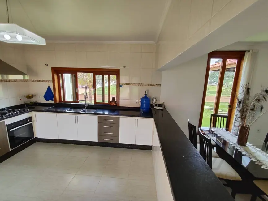 Foto 6 de Casa de Condomínio com 3 quartos à venda, 1077m2 em Cesario Lange - SP