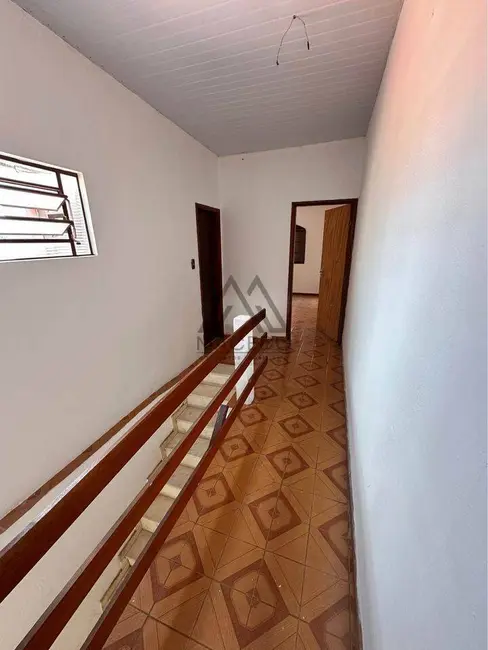 Foto 2 de Sobrado com 3 quartos à venda, 150m2 em Centro, Cesario Lange - SP