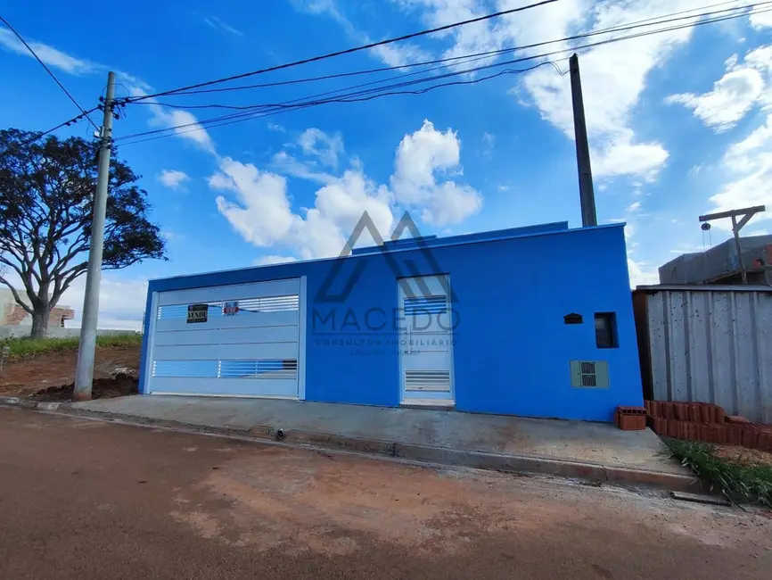 Foto 1 de Casa com 2 quartos à venda, 200m2 em Cesario Lange - SP