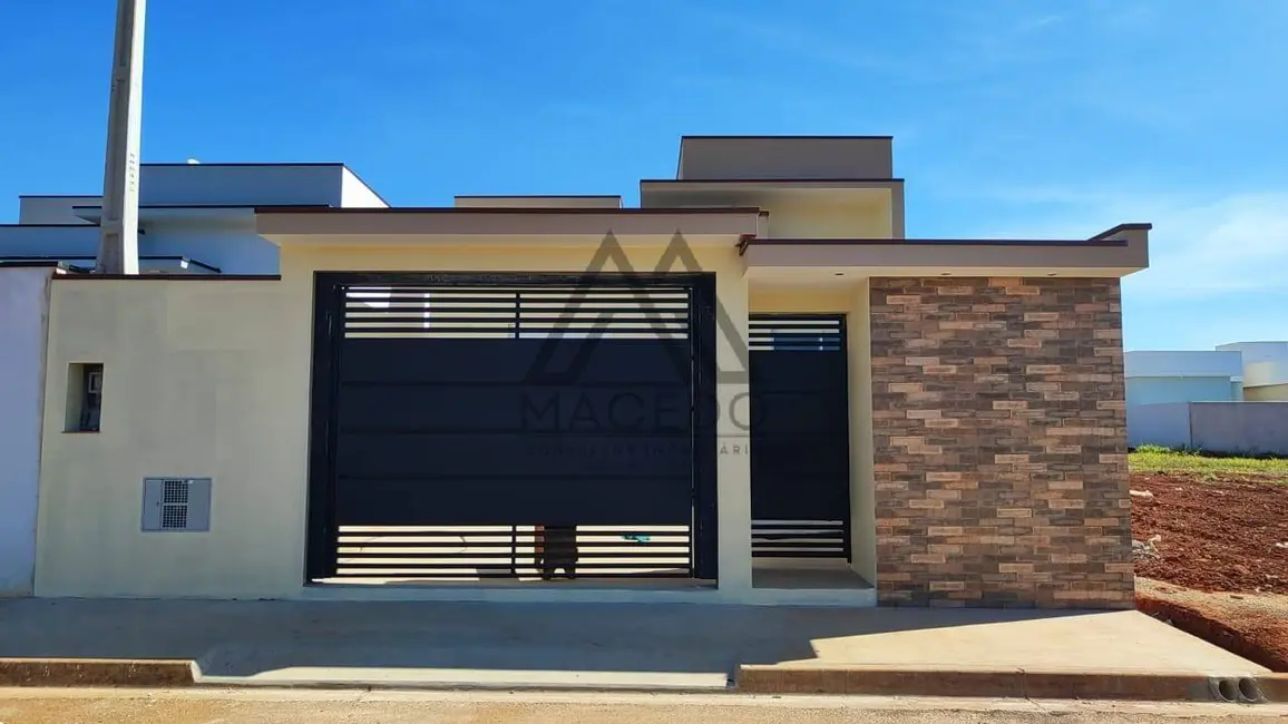 Foto 1 de Casa com 2 quartos à venda, 200m2 em Cesario Lange - SP
