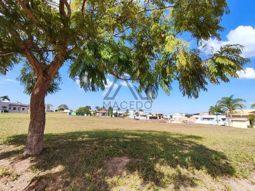 Foto 4 de Terreno / Lote à venda, 450m2 em Pardinho - SP