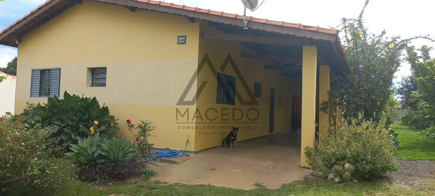 Foto 3 de Casa com 3 quartos à venda, 1000m2 em Cesario Lange - SP
