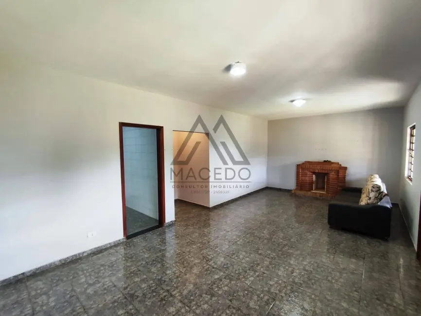 Foto 8 de Casa com 3 quartos à venda, 450m2 em Porangaba - SP